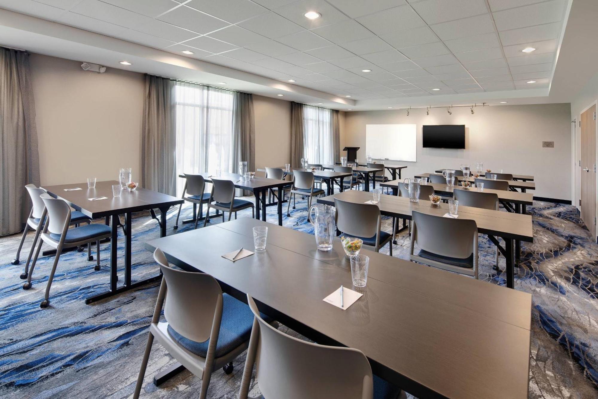 Fairfield Inn & Suites By Marriott Tampa Уэсли-Чепел Экстерьер фото