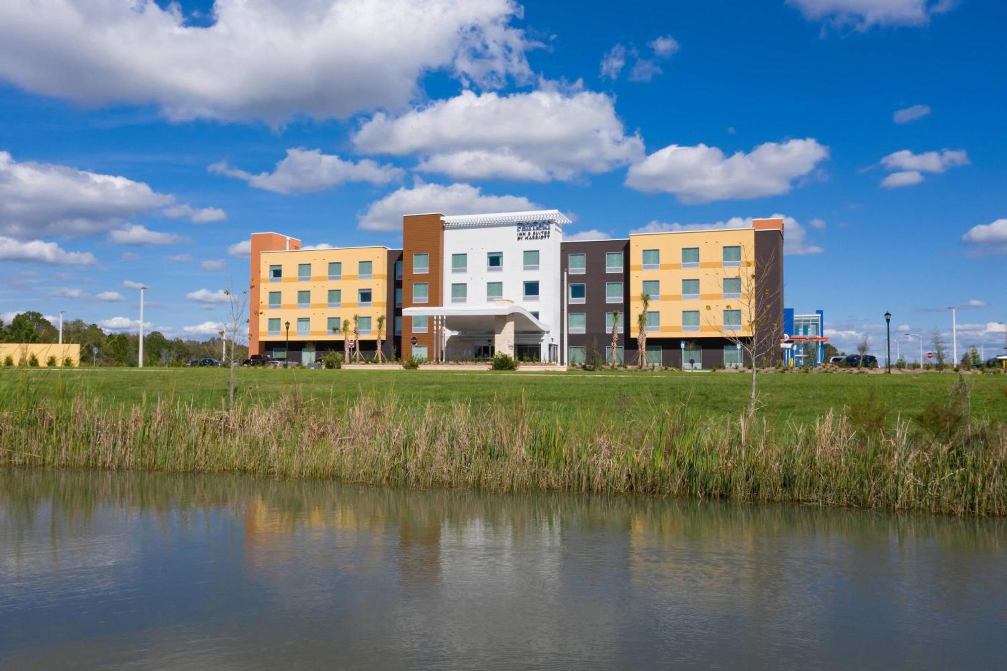 Fairfield Inn & Suites By Marriott Tampa Уэсли-Чепел Экстерьер фото