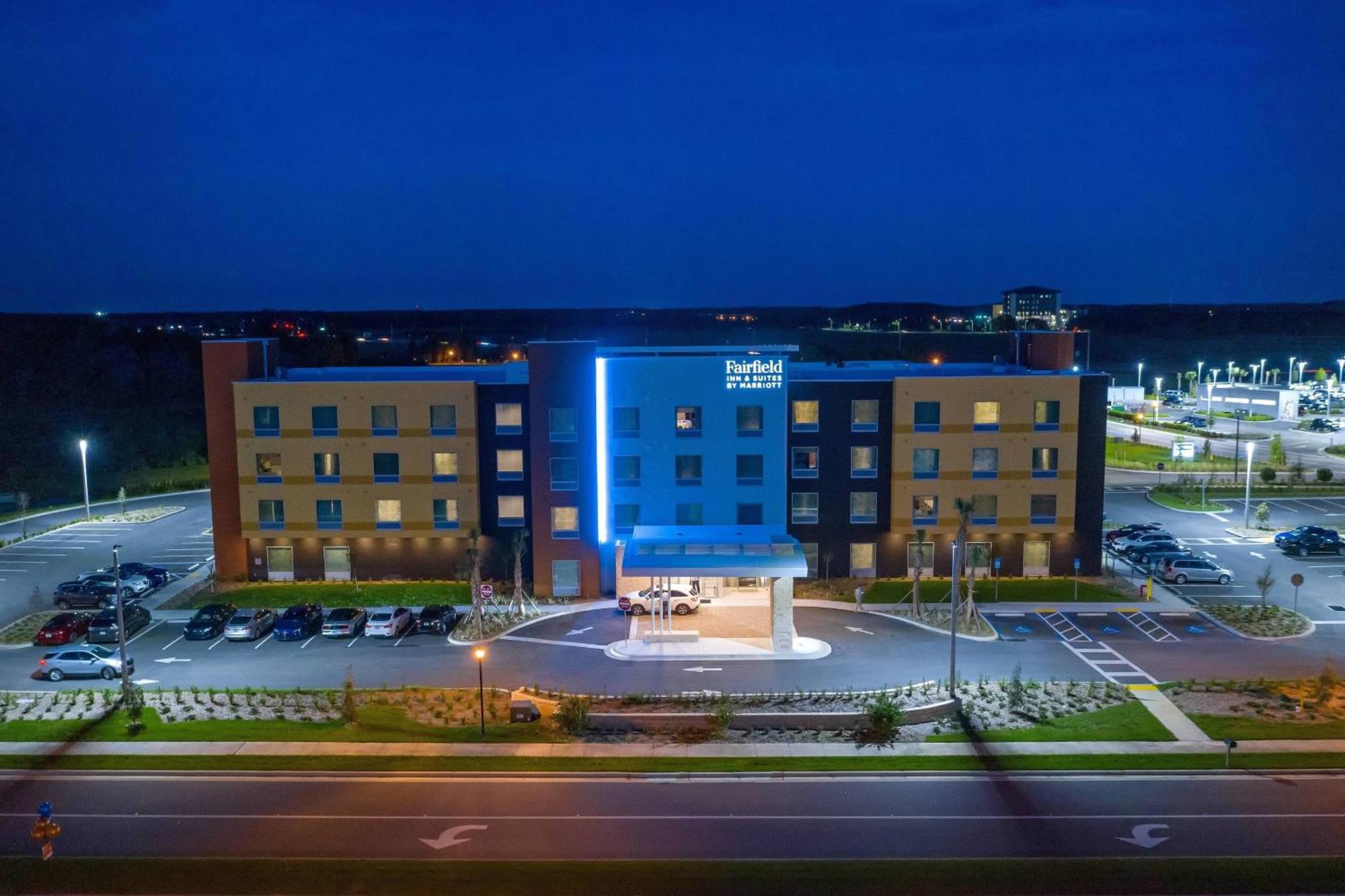 Fairfield Inn & Suites By Marriott Tampa Уэсли-Чепел Экстерьер фото